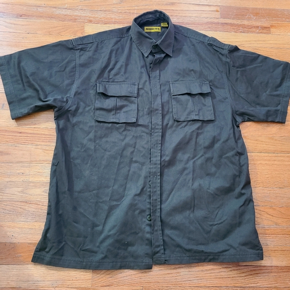 Army Green Mens Shirt RoadBlock size XL lightly worn. Great condition